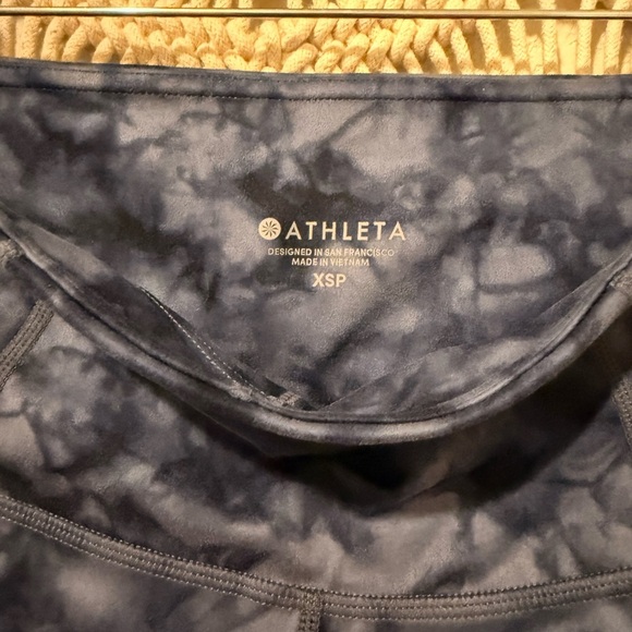 Athleta Navy Tie-Dye Leggings XS – Salutation Legging with Hidden Stash Pocket - Picture 3 of 3